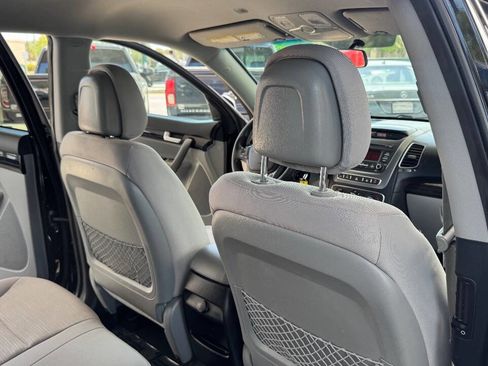 Used 2015 Kia Sorento LX image 15