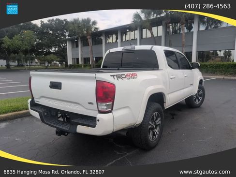 Used 2017 Toyota Tacoma TRD Sport w/ Premium & Technology Package AWD/4WD image 5