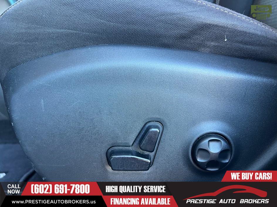 Used 2015 Jeep Cherokee Latitude w/ Comfort/Convenience Group FWD image 22
