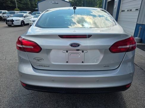 Used 2018 Ford Focus SEL FWD image 6