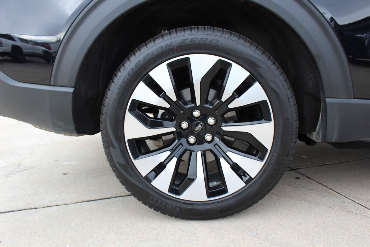 Used 2025 Ford Explorer Platinum w/ LUX Leather Package AWD/4WD image 45
