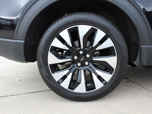 Used 2025 Ford Explorer Platinum w/ LUX Leather Package AWD/4WD image 45