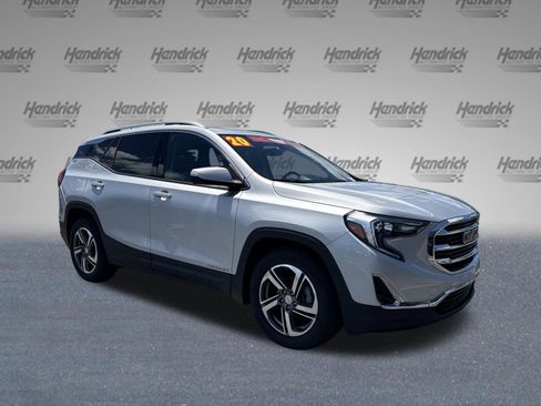 Used 2020 GMC Terrain SLT w/ Preferred Package FWD image 2