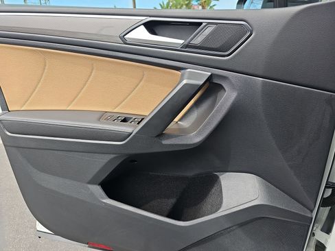 Certified 2023 Volkswagen Tiguan SE R-Line FWD image 27