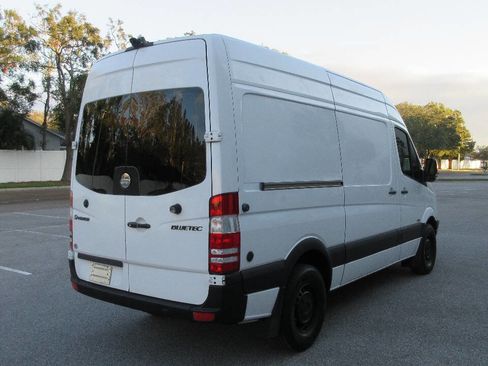 Used 2011 Freightliner Sprinter 2500 image 5