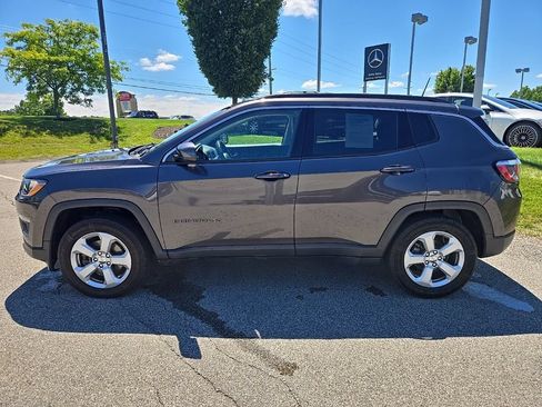 Used 2020 Jeep Compass Latitude w/ Cold Weather Group AWD/4WD image 9