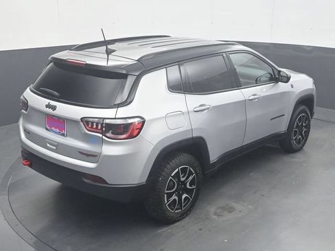 Used 2025 Jeep Compass Trailhawk AWD/4WD image 25