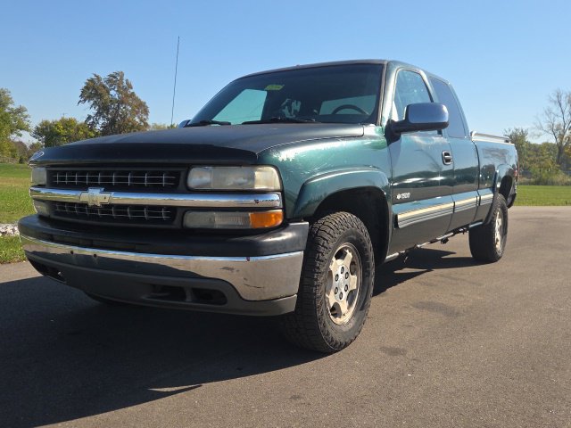 Used 2001 Chevrolet Silverado 1500 LS w/ Off-Road Chassis Pkg AWD/4WD image 2
