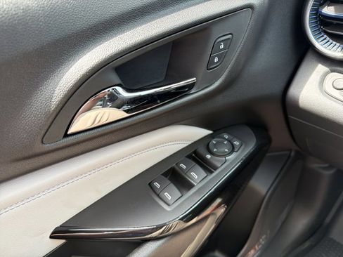 New 2026 Chevrolet Trax LT w/ Sunroof Package FWD image 16