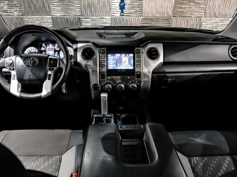 Used 2019 Toyota Tundra SR5 w/ SR5 Upgrade Package AWD/4WD image 19