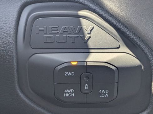 New 2026 RAM 2500 Big Horn AWD/4WD image 32