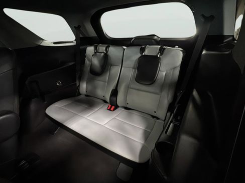 Used 2021 Ford Explorer XLT w/ Equipment Group 202A image 25