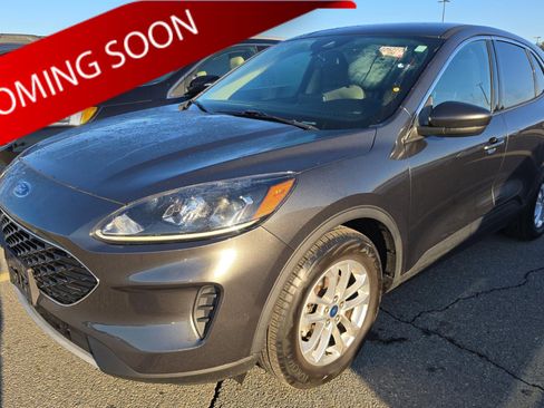 Used 2020 Ford Escape SE image 1
