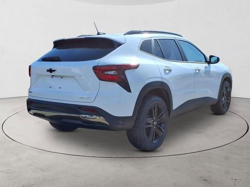 New 2026 Chevrolet Trax ACTIV w/ Sunroof Package FWD image 5