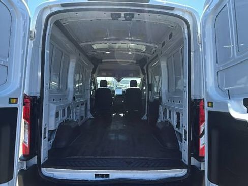 Certified 2023 Ford Transit 150 Medium Roof RWD image 18