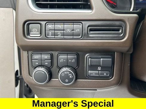 Used 2021 Chevrolet Tahoe Z71 w/ Z71 Signature Package image 18