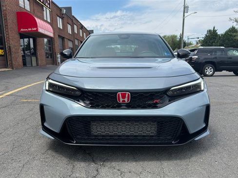 Used 2024 Honda Civic Type R image 2
