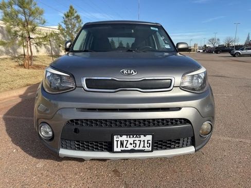 Used 2019 Kia Soul + image 9