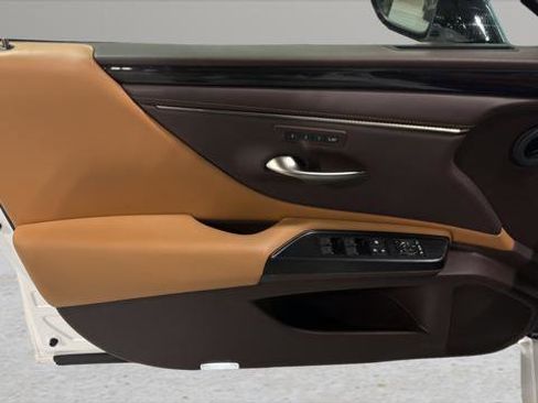 Certified 2021 Lexus ES 250 w/ Premium Package image 9