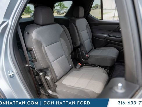 Used 2023 Chevrolet Traverse LT FWD image 27