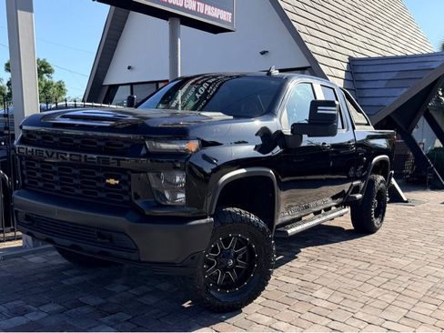 Used 2020 Chevrolet Silverado 2500 LT AWD/4WD image 4