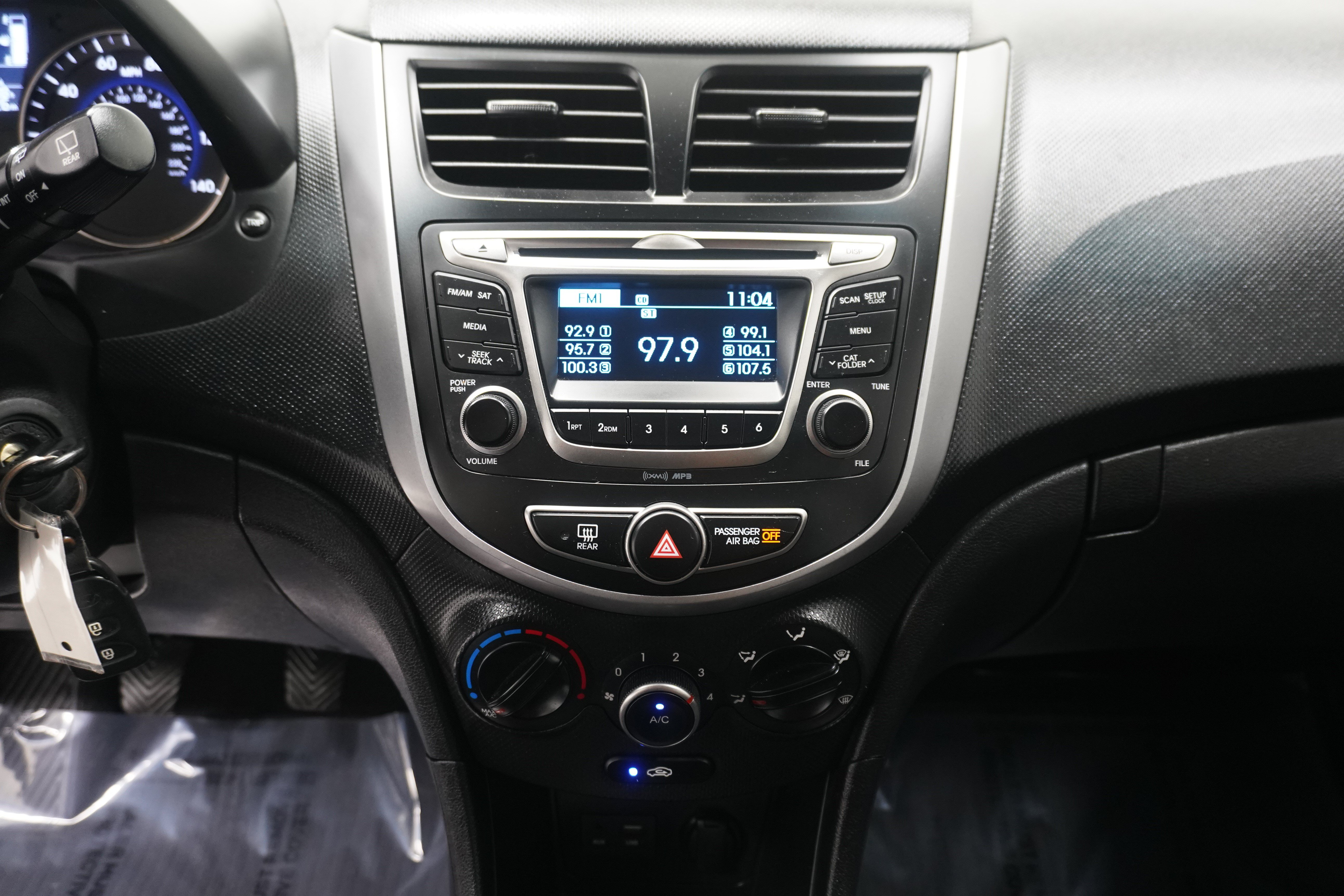 Used 2017 Hyundai Accent SE FWD image 17