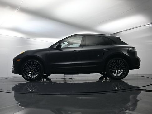 Certified 2026 Porsche Macan AWD/4WD image 47