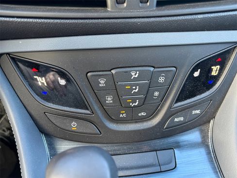Used 2020 Buick Envision Essence image 22