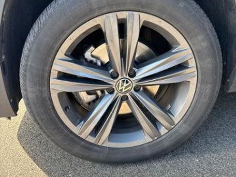 Used 2021 Volkswagen Atlas SE w/ Panoramic Sunroof Package AWD/4WD image 32