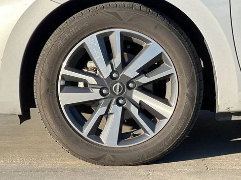 Used 2023 Nissan Versa SV image 27