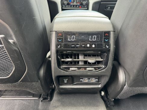 Used 2025 Jeep Grand Cherokee Summit w/ Adv Protech Group IV AWD/4WD image 27