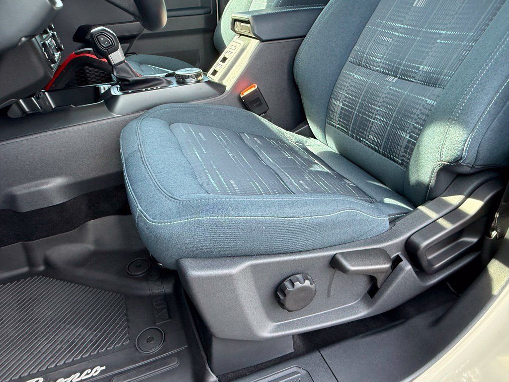 Used 2026 Ford Bronco Heritage Edition AWD/4WD image 26