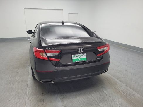 Used 2018 Honda Accord Touring image 6