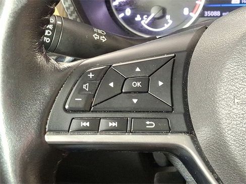 Used 2023 Nissan Sentra SV w/ SV Premium Package image 21