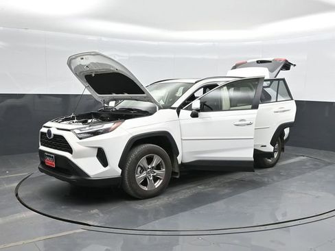 Used 2024 Toyota RAV4 XLE w/ Convenience Package image 51