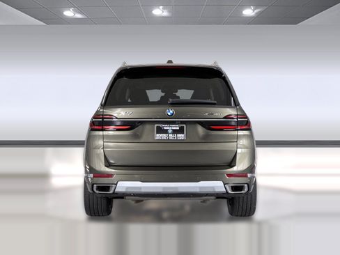 Used 2025 BMW X7 xDrive40i AWD/4WD image 10