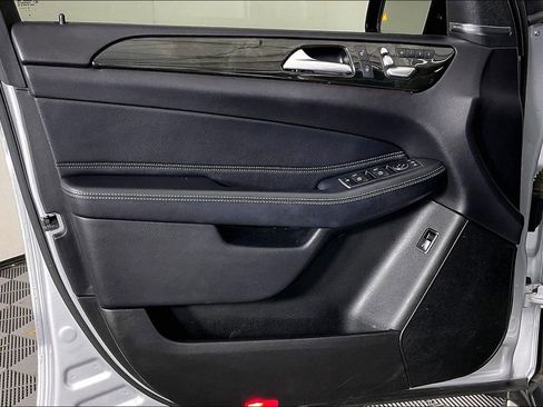 Used 2019 Mercedes-Benz GLE 400 4MATIC image 25