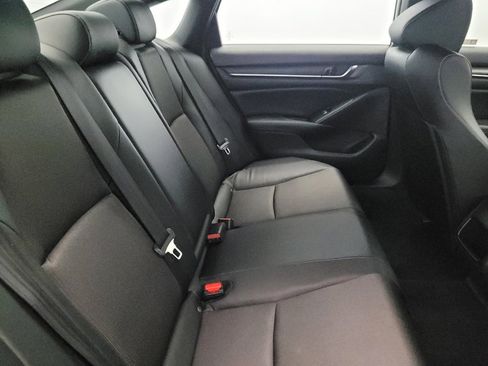 Used 2018 Honda Accord Sport image 19