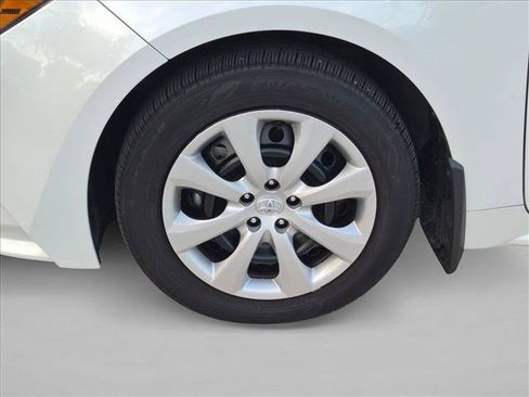 Used 2026 Toyota Corolla LE FWD image 9
