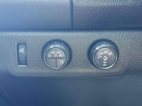 Used 2019 Chevrolet Colorado ZR2 w/ ZR2 Midnight Special Edition AWD/4WD image 18