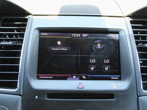 Used 2013 Ford Taurus SEL FWD image 19