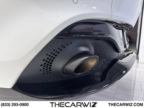 Used 2021 Aston Martin DBX AWD/4WD image 28