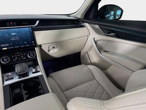 Used 2023 Jaguar F-PACE S image 27