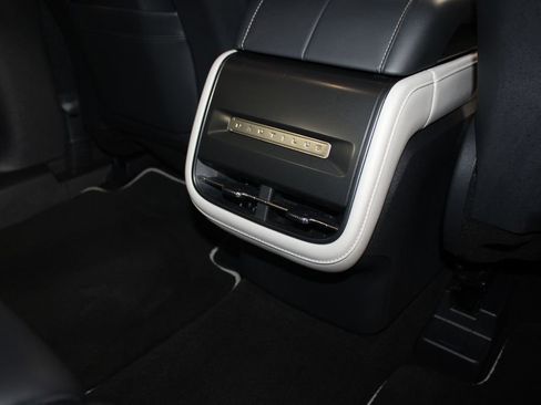 Used 2024 Lincoln Nautilus Reserve image 35