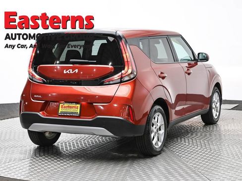 Used 2023 Kia Soul LX w/ Option Group 015 FWD image 5