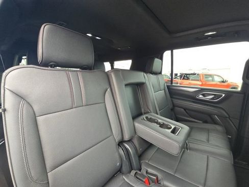 Used 2023 Chevrolet Suburban RST w/ Luxury Package image 18