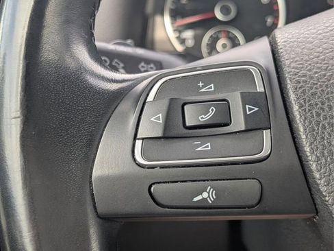 Used 2016 Volkswagen Tiguan SE image 24