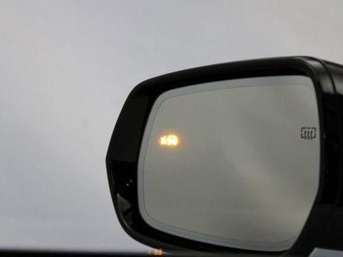 New 2026 Cadillac Lyriq Sport image 30