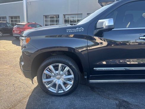 Used 2023 Chevrolet Silverado 1500 High Country w/ High Country Premium Package AWD/4WD image 7