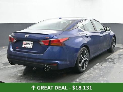 Used 2024 Nissan Altima 2.5 SR image 10